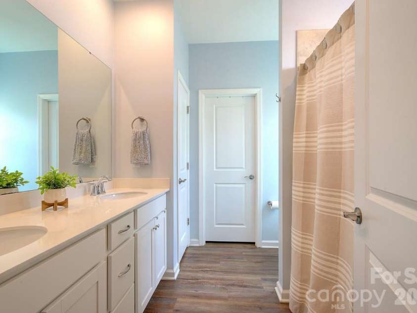 625 Morning Meadows Drive, Inman, SC 29349.  MLS# CAR4379683, YatesRealty ID 20998. 