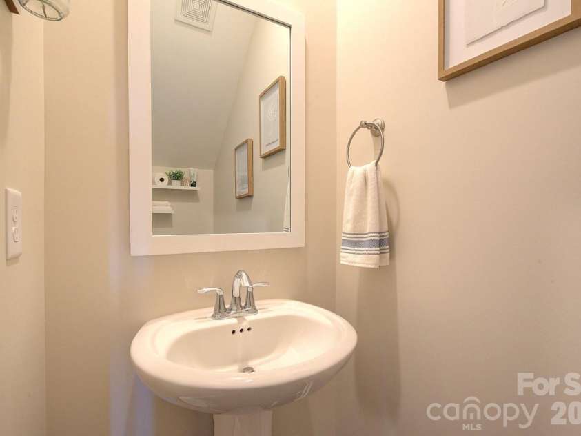 625 Morning Meadows Drive, Inman, SC 29349.  MLS# CAR4379683, YatesRealty ID 20998. 