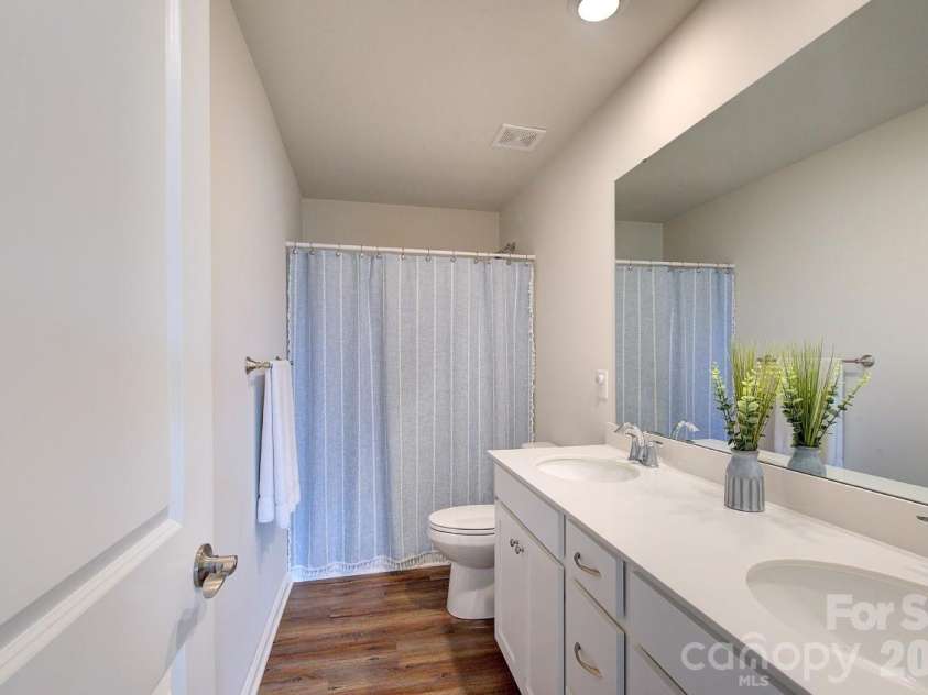 625 Morning Meadows Drive, Inman, SC 29349.  MLS# CAR4379683, YatesRealty ID 20998. 