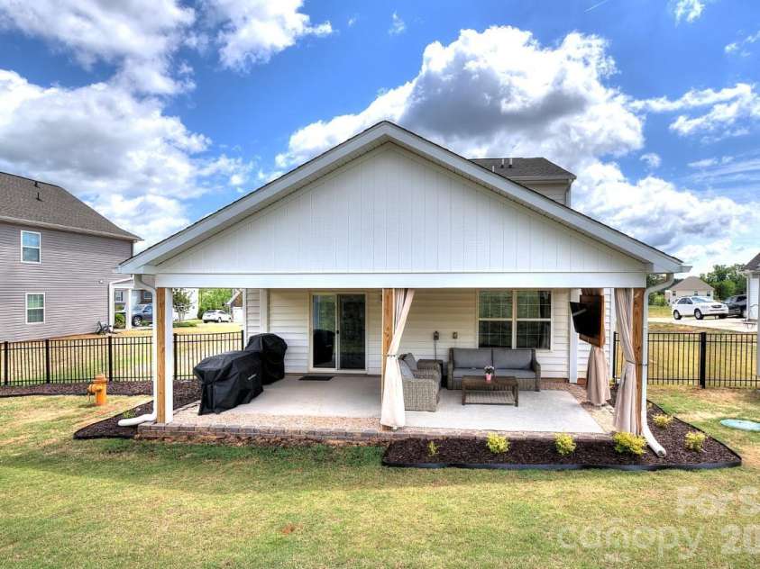 625 Morning Meadows Drive, Inman, SC 29349.  MLS# CAR4379683, YatesRealty ID 20998. 