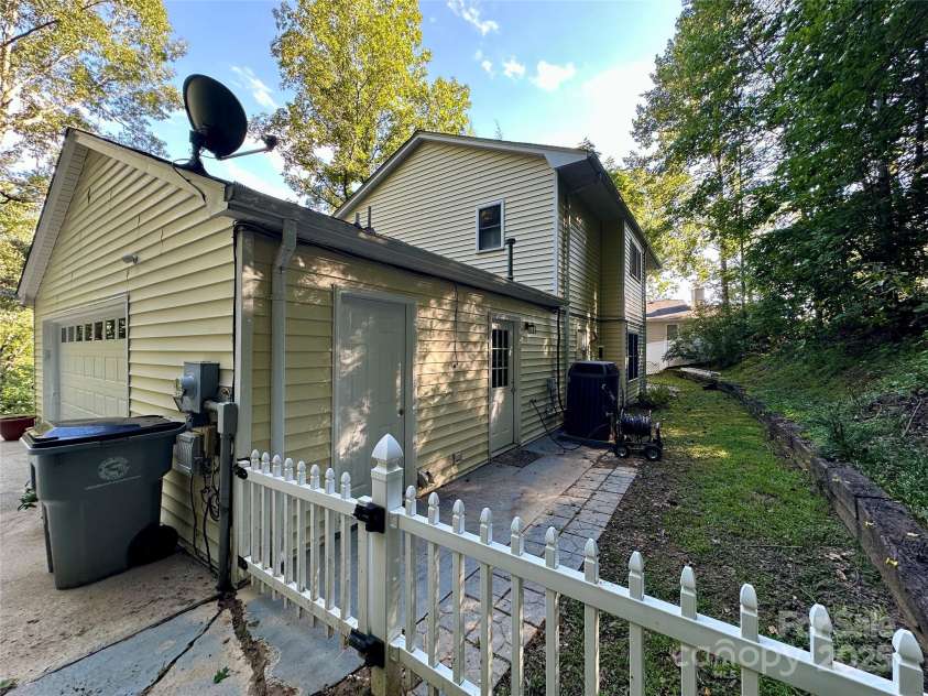 1003 Edinburg Court, Lenoir, NC 28645.  MLS# CAR4304719, YatesRealty ID 210. 