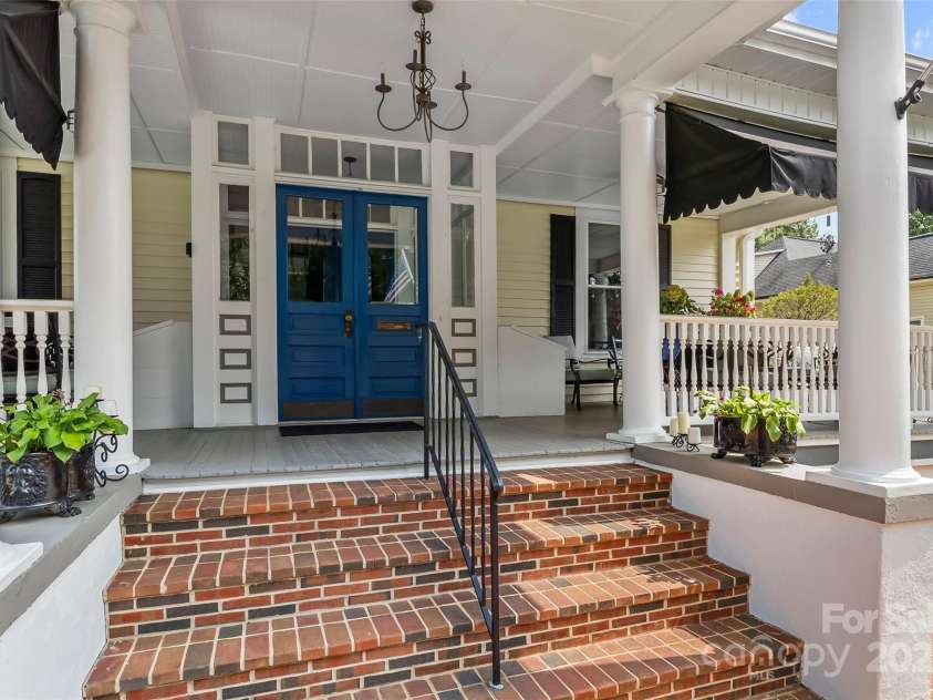 404 Avery Avenue, Morganton, NC 28655.  MLS# CAR4185213, YatesRealty ID 210. 
