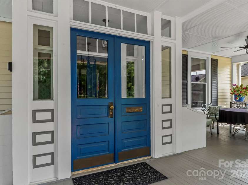 404 Avery Avenue, Morganton, NC 28655.  MLS# CAR4185213, YatesRealty ID 210. 