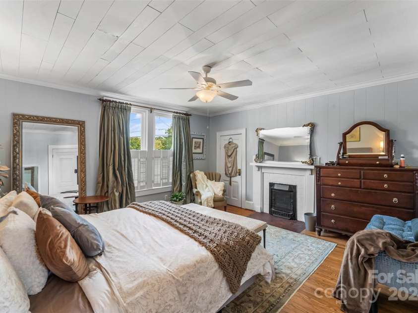 404 Avery Avenue, Morganton, NC 28655.  MLS# CAR4185213, YatesRealty ID 210. 