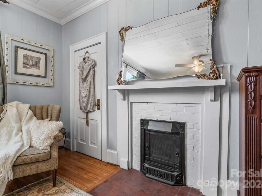 404 Avery Avenue, Morganton, NC 28655.  MLS# CAR4185213, YatesRealty ID 210. 