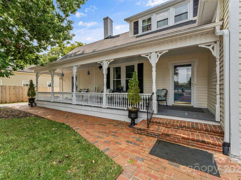 404 Avery Avenue, Morganton, NC 28655.  MLS# CAR4185213, YatesRealty ID 210. 