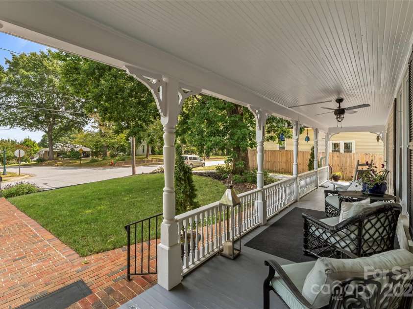 404 Avery Avenue, Morganton, NC 28655.  MLS# CAR4185213, YatesRealty ID 210. 