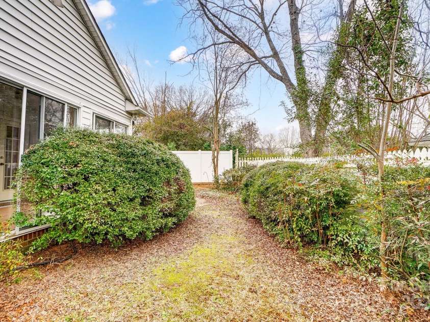 1749 Ridgefield Court, Rock Hill, SC 29732.  MLS# CAR4213171, YatesRealty ID 2100. 