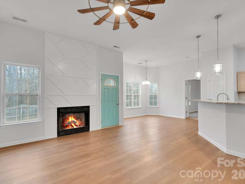 311 Margaret Kelly Court, Charlotte, NC 28216.  MLS# CAR4334078, YatesRealty ID 2100. 