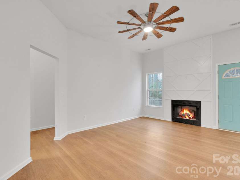 311 Margaret Kelly Court, Charlotte, NC 28216.  MLS# CAR4334078, YatesRealty ID 2100. 