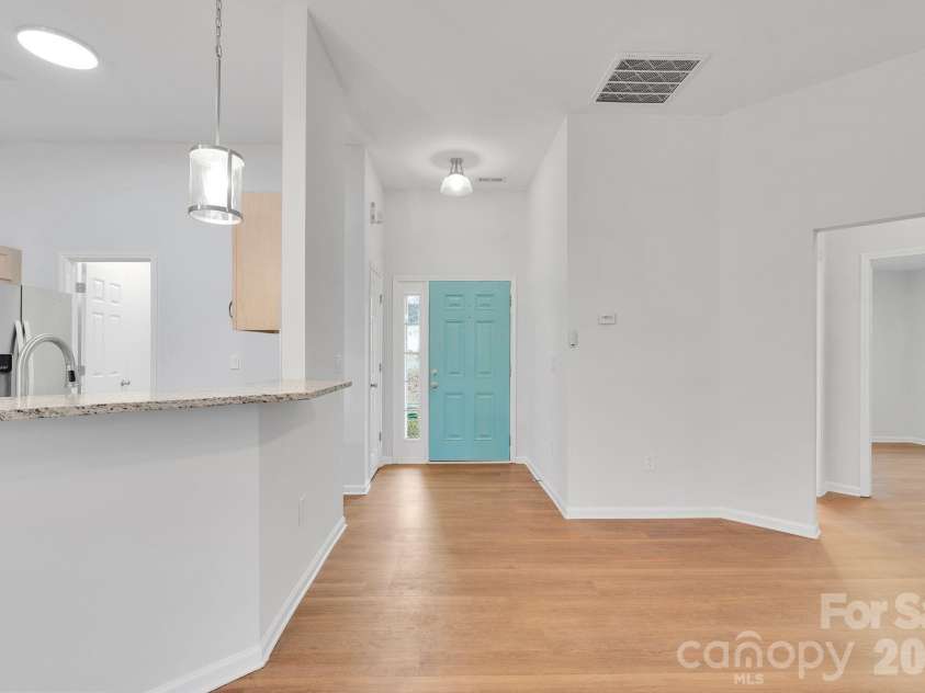 311 Margaret Kelly Court, Charlotte, NC 28216.  MLS# CAR4334078, YatesRealty ID 2100. 