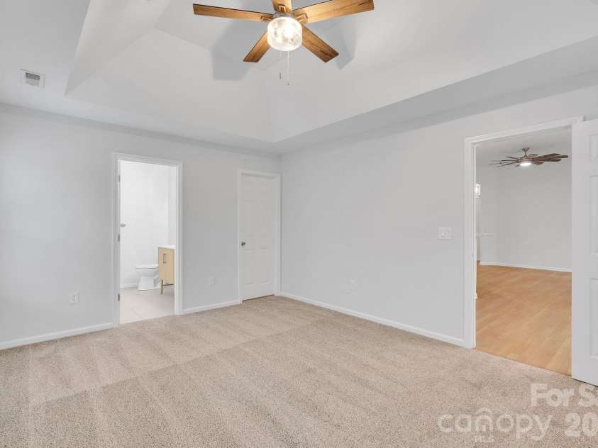 311 Margaret Kelly Court, Charlotte, NC 28216.  MLS# CAR4334078, YatesRealty ID 2100. 