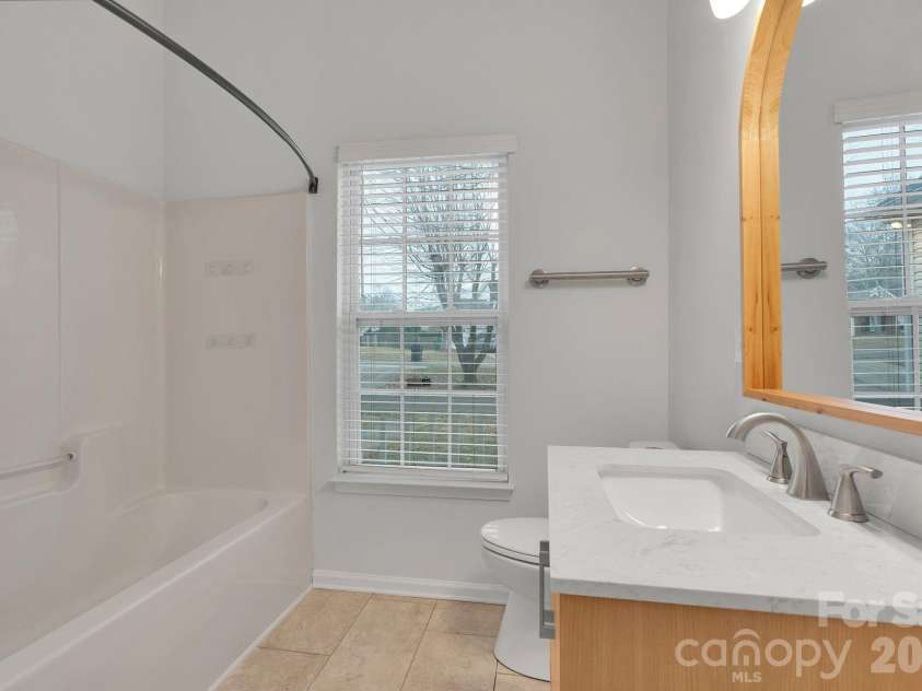 311 Margaret Kelly Court, Charlotte, NC 28216.  MLS# CAR4334078, YatesRealty ID 2100. 