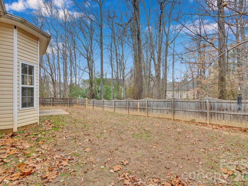 311 Margaret Kelly Court, Charlotte, NC 28216.  MLS# CAR4334078, YatesRealty ID 2100. 