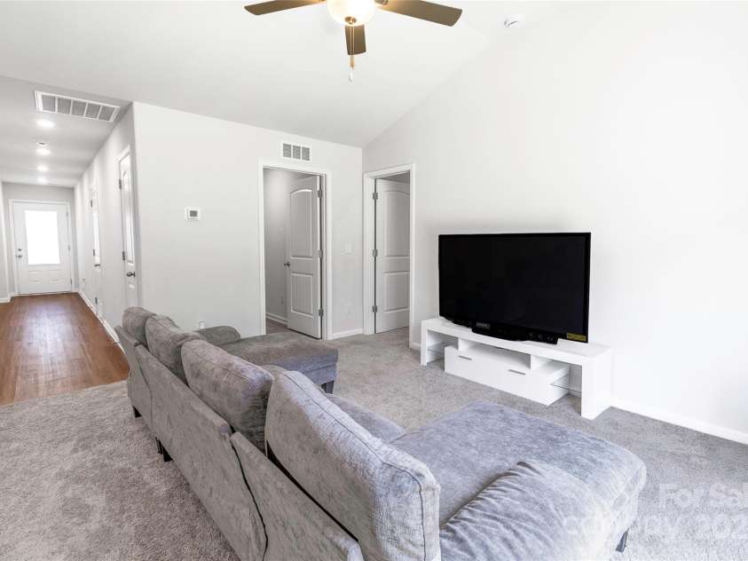 672 Lamorak Place, Richburg, SC 29729.  MLS# CAR4270354, YatesRealty ID 21000. Laundry Room