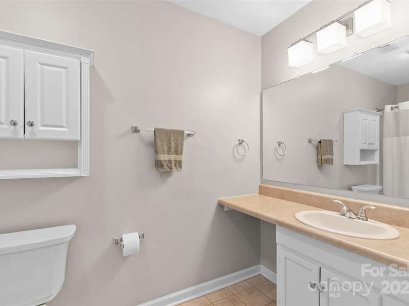 209 Blink Bonny Drive, Waynesville, NC 28786.  MLS# CAR4260662, YatesRealty ID 21001. Basement Full Bath