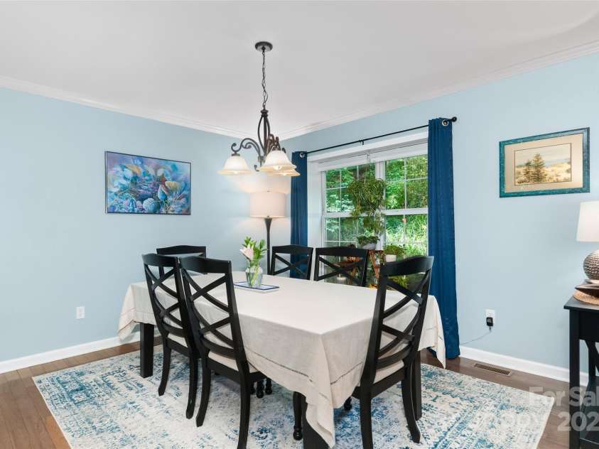 209 Blink Bonny Drive, Waynesville, NC 28786.  MLS# CAR4260662, YatesRealty ID 21001. Dining area