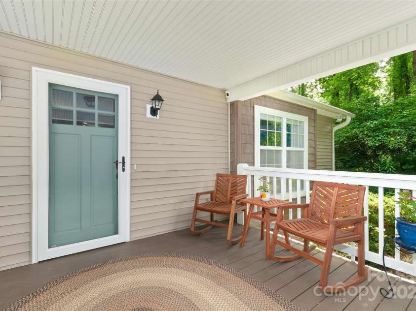 209 Blink Bonny Drive, Waynesville, NC 28786.  MLS# CAR4260662, YatesRealty ID 21001. Front Porch
