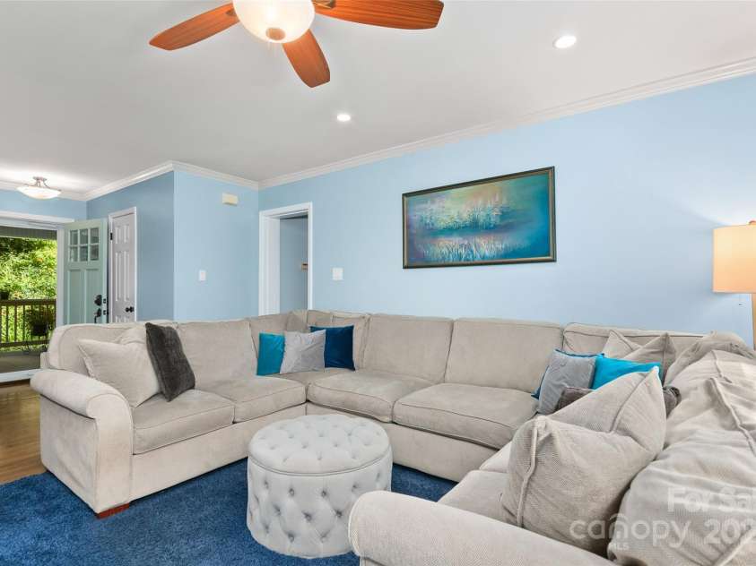 209 Blink Bonny Drive, Waynesville, NC 28786.  MLS# CAR4260662, YatesRealty ID 21001. Living area/great room