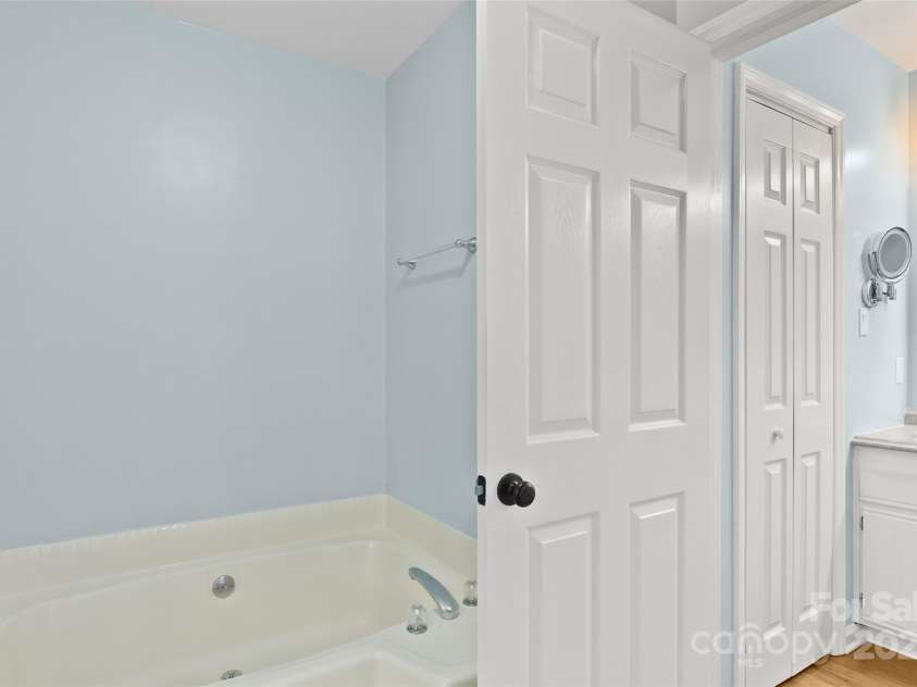 209 Blink Bonny Drive, Waynesville, NC 28786.  MLS# CAR4260662, YatesRealty ID 21001. Primary Bath Main
