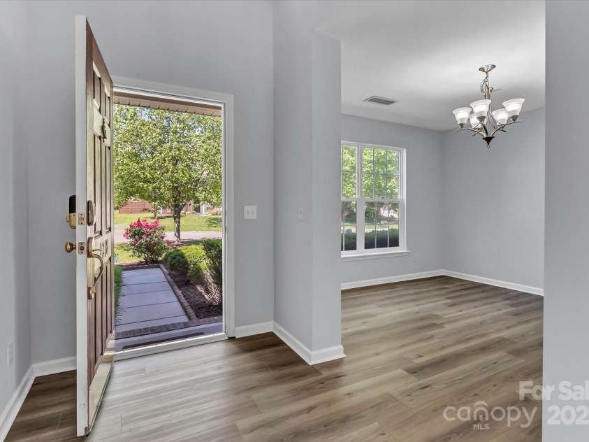 1218 Faversham Lane, Rock Hill, SC 29730.  MLS# CAR4251364, YatesRealty ID 21003. Front Entry / Office Area