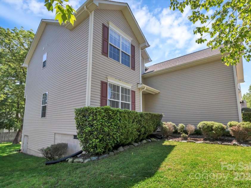 1218 Faversham Lane, Rock Hill, SC 29730.  MLS# CAR4251364, YatesRealty ID 21003. Welcome to1218 Faversham Ln