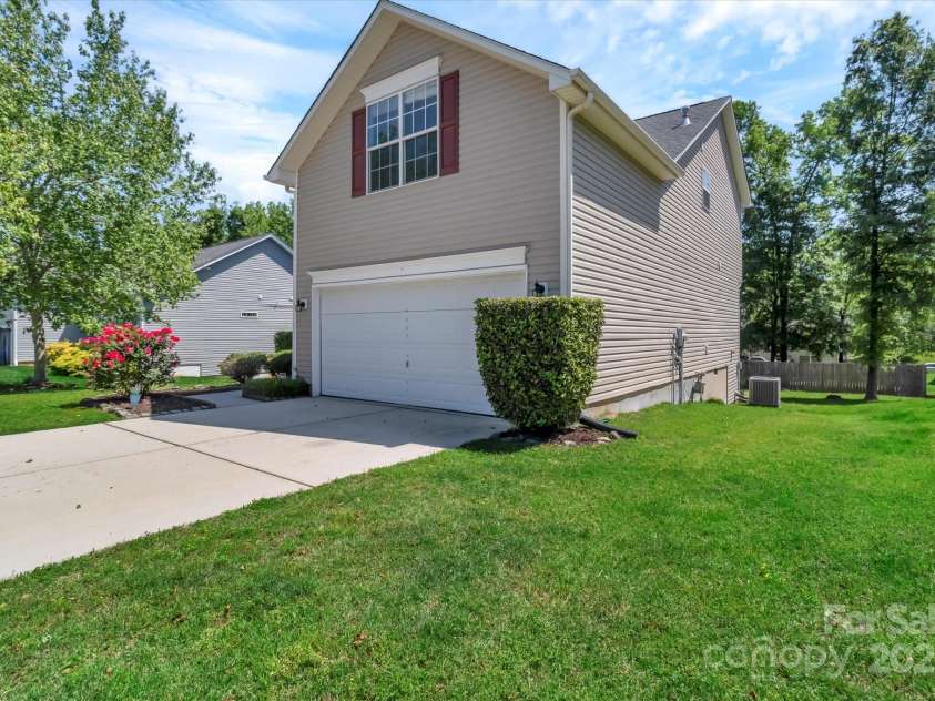 1218 Faversham Lane, Rock Hill, SC 29730.  MLS# CAR4251364, YatesRealty ID 21003. Welcome to1218 Faversham Ln