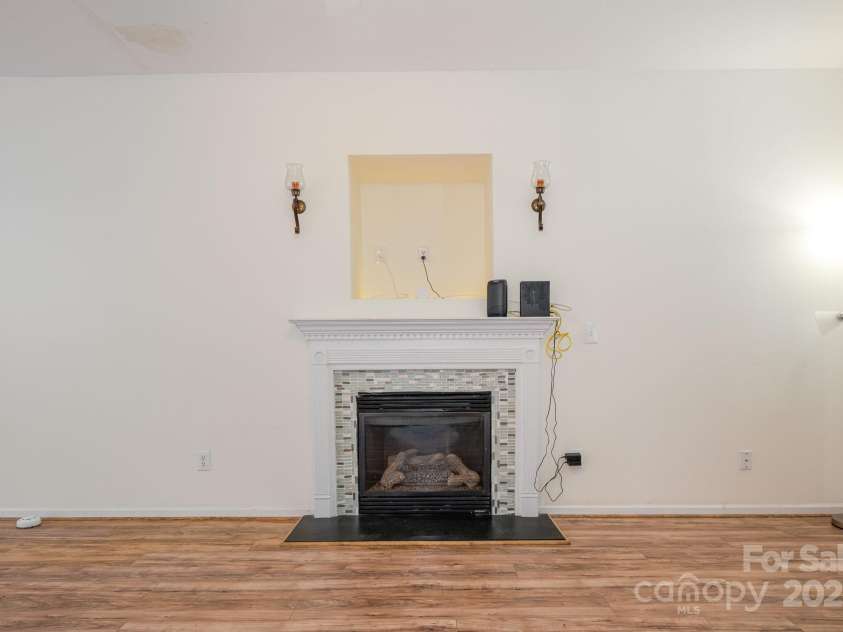 10016 Lawing School Road, Charlotte, NC 28214.  MLS# CAR4255251, YatesRealty ID 21004. 