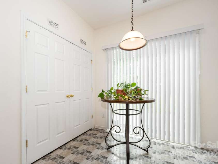 10016 Lawing School Road, Charlotte, NC 28214.  MLS# CAR4255251, YatesRealty ID 21004. 