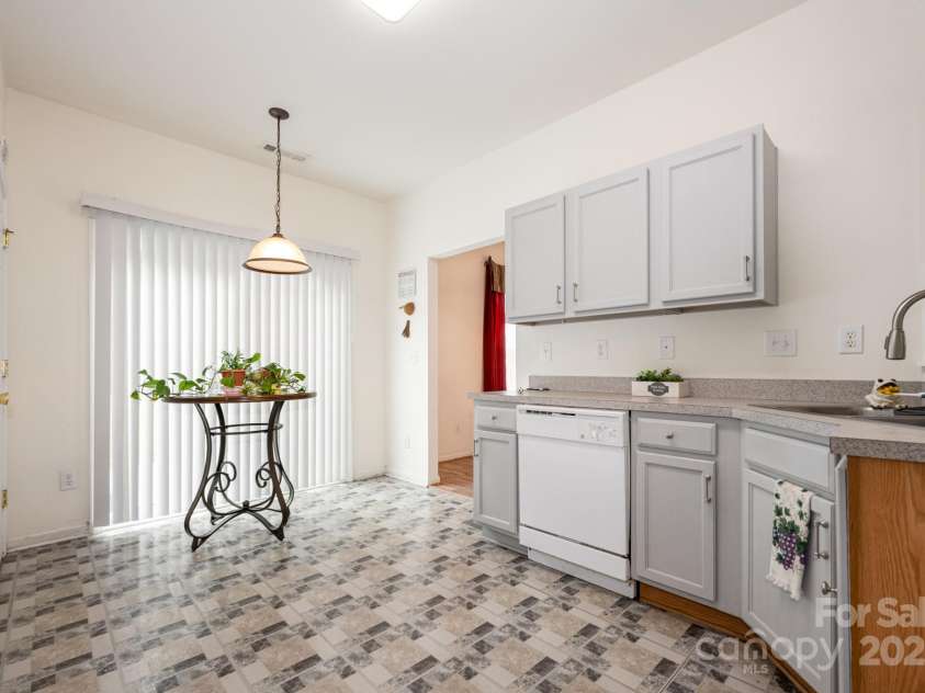 10016 Lawing School Road, Charlotte, NC 28214.  MLS# CAR4255251, YatesRealty ID 21004. 