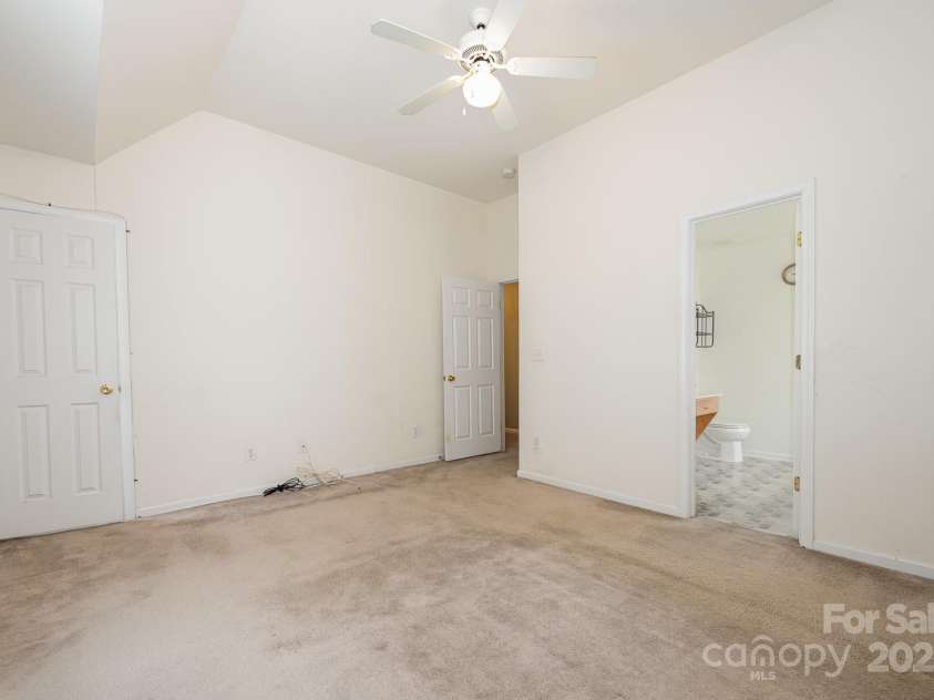 10016 Lawing School Road, Charlotte, NC 28214.  MLS# CAR4255251, YatesRealty ID 21004. 