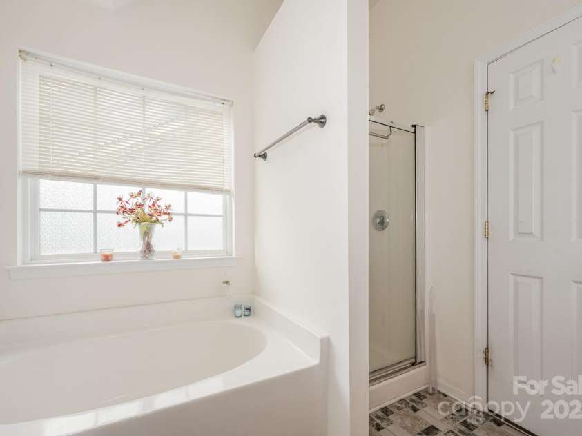 10016 Lawing School Road, Charlotte, NC 28214.  MLS# CAR4255251, YatesRealty ID 21004. 