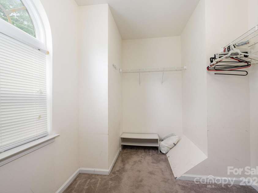 10016 Lawing School Road, Charlotte, NC 28214.  MLS# CAR4255251, YatesRealty ID 21004. 