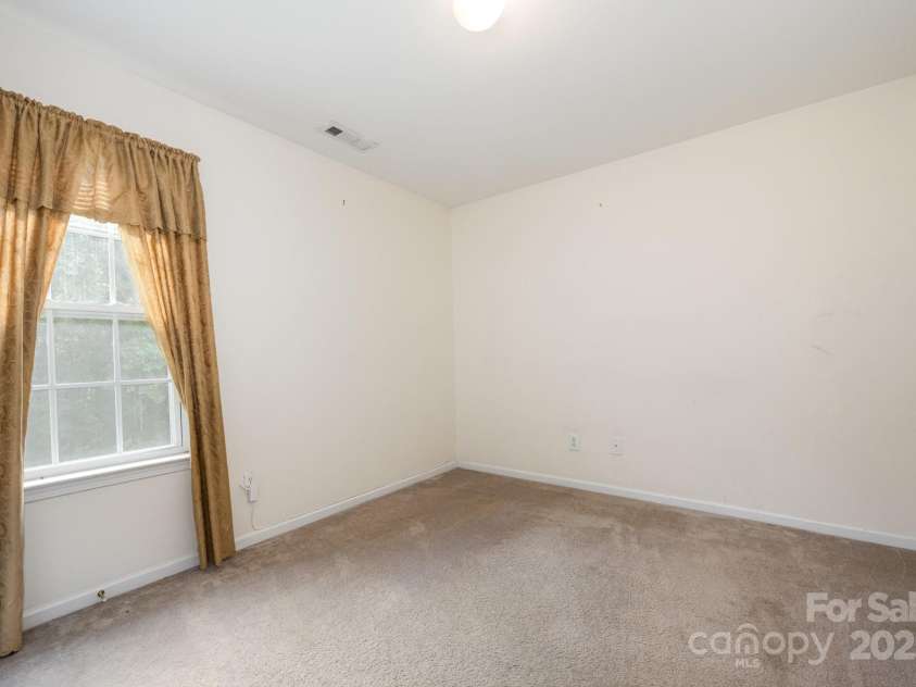 10016 Lawing School Road, Charlotte, NC 28214.  MLS# CAR4255251, YatesRealty ID 21004. 