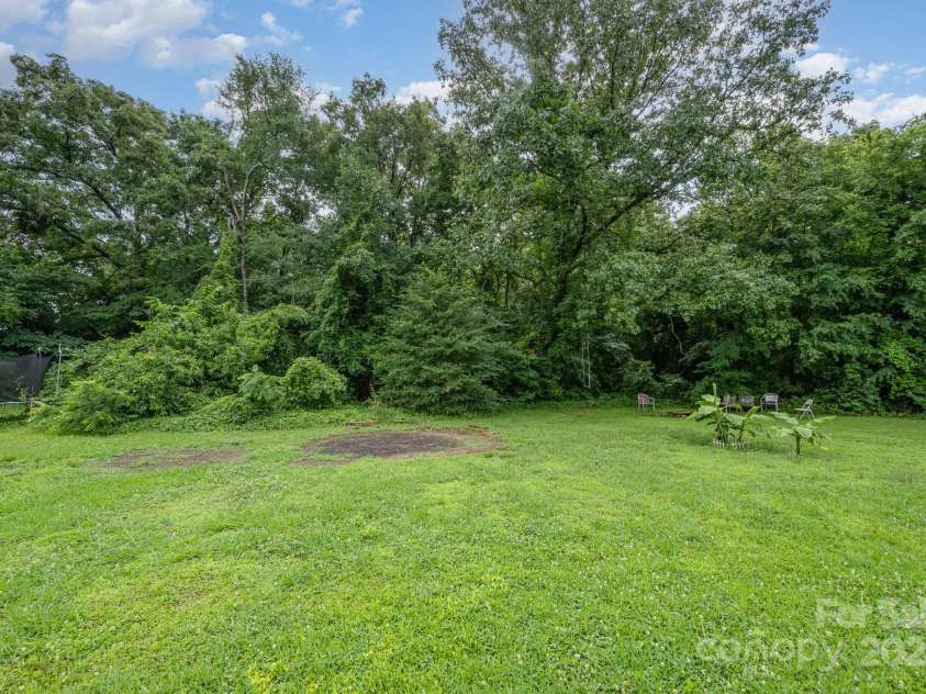 10016 Lawing School Road, Charlotte, NC 28214.  MLS# CAR4255251, YatesRealty ID 21004. 