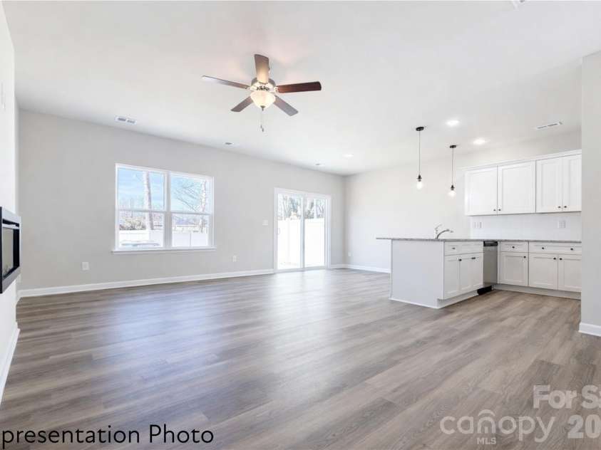 4737 Muskogee Drive, Charlotte, NC 28227.  MLS# CAR4380134, YatesRealty ID 21004. 