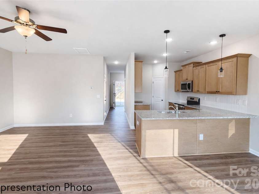 4737 Muskogee Drive, Charlotte, NC 28227.  MLS# CAR4380134, YatesRealty ID 21004. 