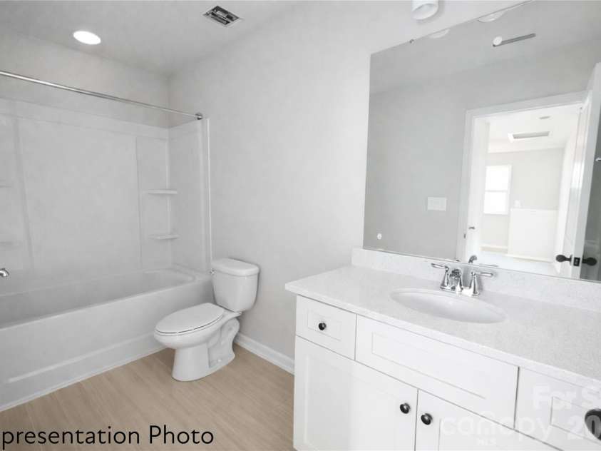 4737 Muskogee Drive, Charlotte, NC 28227.  MLS# CAR4380134, YatesRealty ID 21004. 
