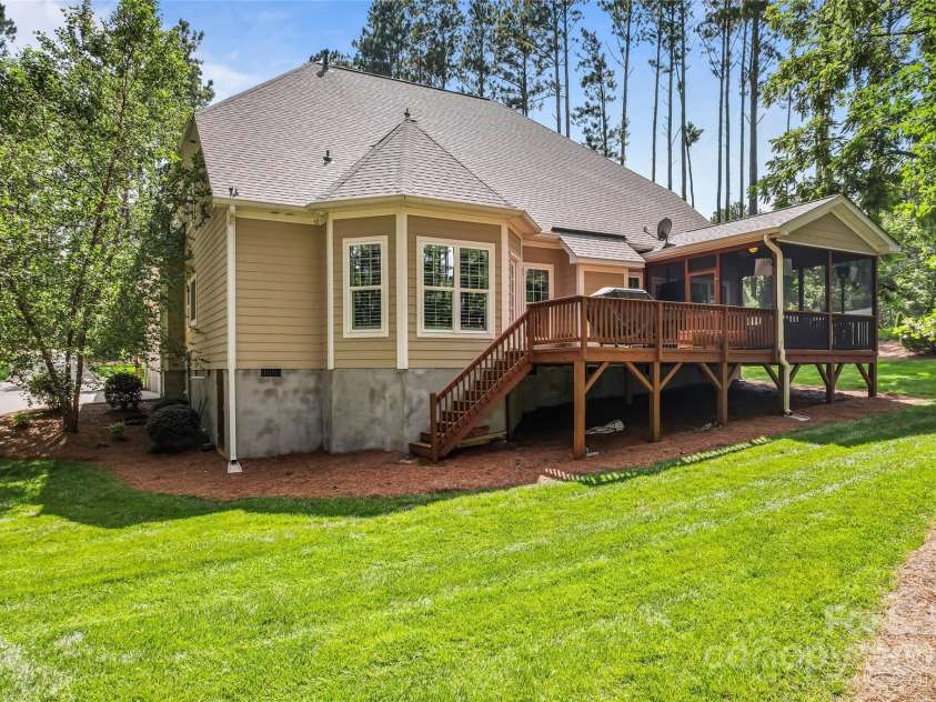 109 Trent Pines Drive, Mooresville, NC 28117.  MLS# CAR4272403, YatesRealty ID 21005. 