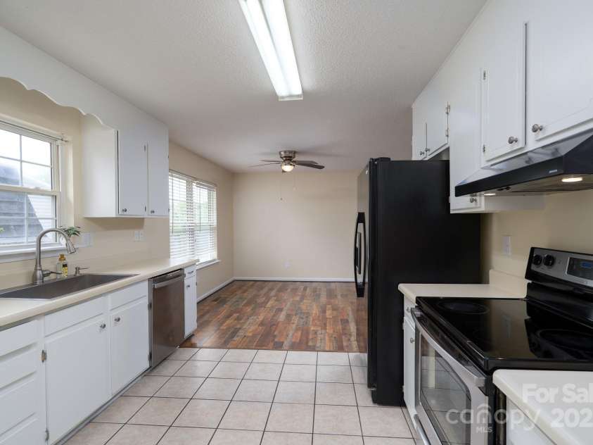 907 Bethpage Road, Kannapolis, NC 28081.  MLS# CAR4241675, YatesRealty ID 21007. 