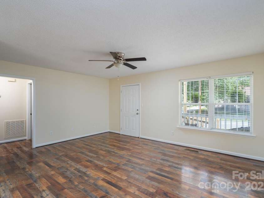 907 Bethpage Road, Kannapolis, NC 28081.  MLS# CAR4241675, YatesRealty ID 21007. 