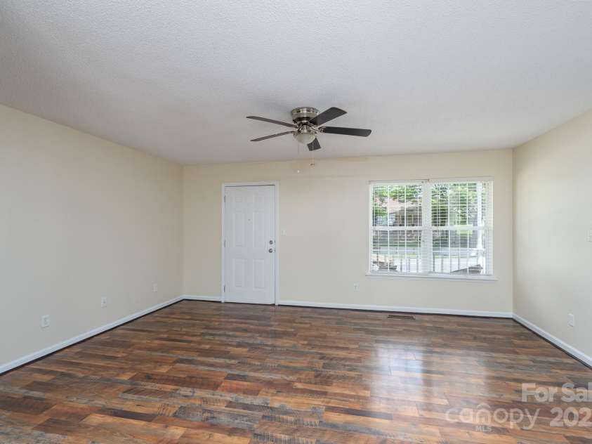 907 Bethpage Road, Kannapolis, NC 28081.  MLS# CAR4241675, YatesRealty ID 21007. 