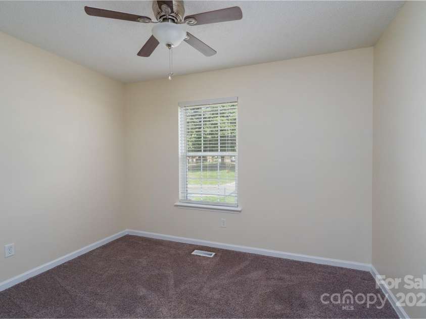 907 Bethpage Road, Kannapolis, NC 28081.  MLS# CAR4241675, YatesRealty ID 21007. 