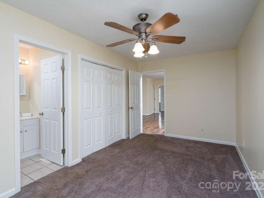 907 Bethpage Road, Kannapolis, NC 28081.  MLS# CAR4241675, YatesRealty ID 21007. 