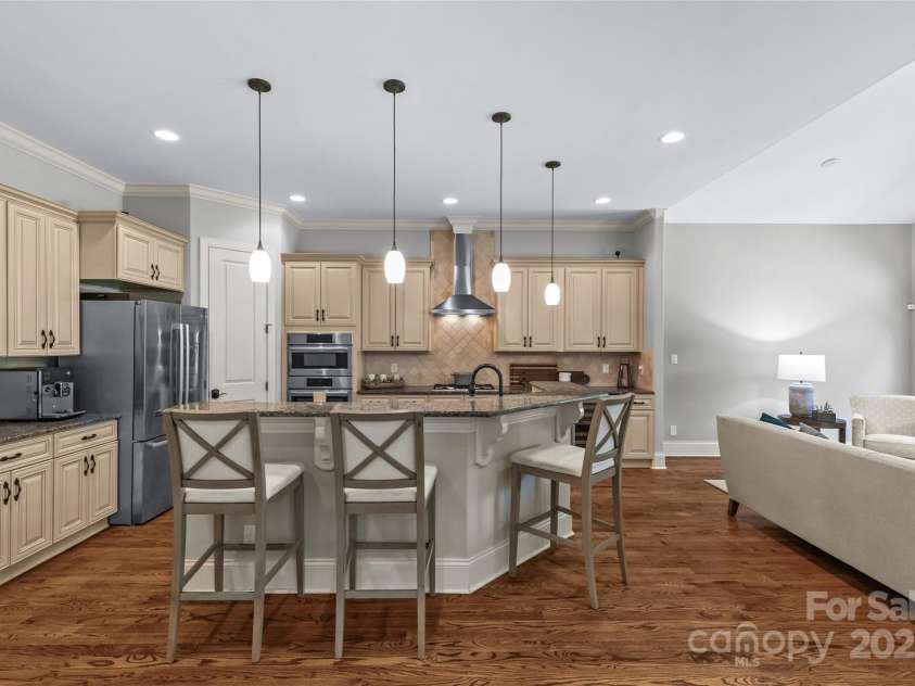6211 Cruden Bay Way, Charlotte, NC 28277.  MLS# CAR4259530, YatesRealty ID 21008. Bar Seating