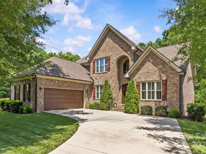6211 Cruden Bay Way, Charlotte, NC 28277.  MLS# CAR4259530, YatesRealty ID 21008. Welcome to Vanderbilt!