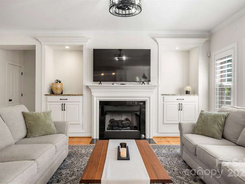 221 Silvercliff Drive, Mount Holly, NC 28120.  MLS# CAR4252821, YatesRealty ID 21009. Family Room