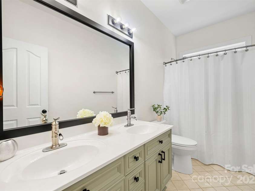 221 Silvercliff Drive, Mount Holly, NC 28120.  MLS# CAR4252821, YatesRealty ID 21009. Full Bath