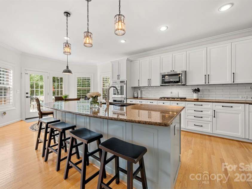 221 Silvercliff Drive, Mount Holly, NC 28120.  MLS# CAR4252821, YatesRealty ID 21009. Kitchen