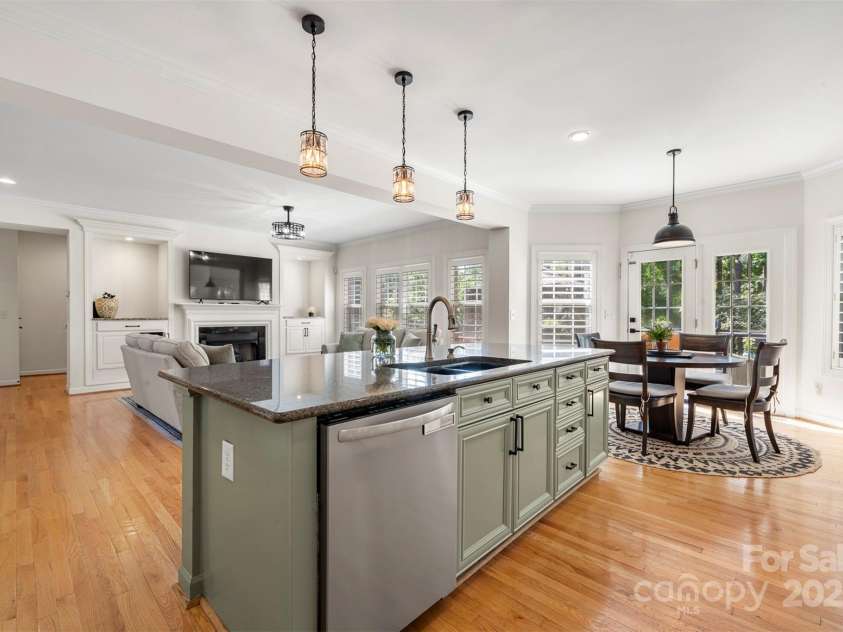 221 Silvercliff Drive, Mount Holly, NC 28120.  MLS# CAR4252821, YatesRealty ID 21009. Kitchen to Family Room